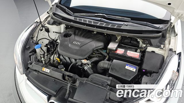 Hyundai Avante 1.6 GDi Modern Standard 2016 — фото 6