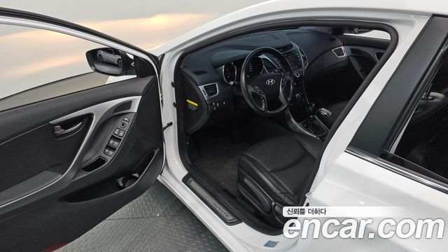Hyundai Avante 1.6 GDi Modern Standard 2016 — фото 15