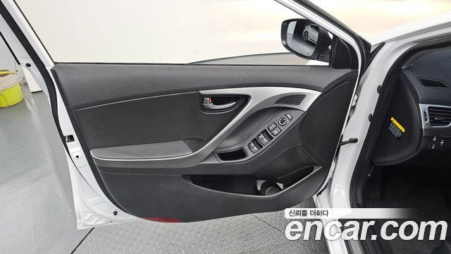 Hyundai Avante 1.6 GDi Modern Standard 2016 — фото 30
