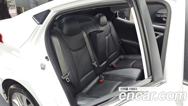 Hyundai Avante 1.6 GDi Modern Standard 2016 — фото 32