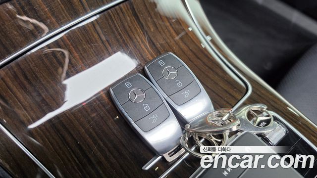 Mercedes-Benz GLC-Class (X253) GLC300 4MATIC 2020 — фото 16