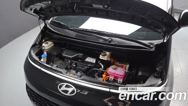 Hyundai Staria HEV 1.6 Cargo 5-Seater Modern 2025 — фото 6