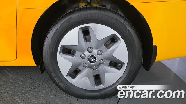 Hyundai Staria L3.5  Kinder Safety Car 11-Seater 2022 — фото 21