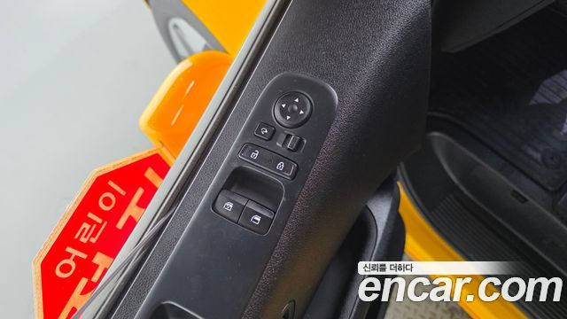 Hyundai Staria L3.5  Kinder Safety Car 11-Seater 2022 — фото 30