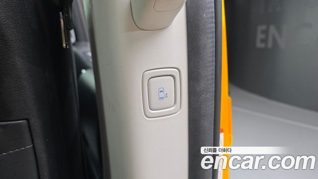 Hyundai Staria L3.5  Kinder Safety Car 11-Seater 2022 — фото 32