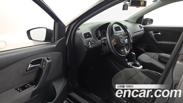 Volkswagen Polo 1.6 TDI R-Line 5th 2013 — фото 10