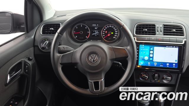 Volkswagen Polo 1.6 TDI R-Line 5th 2013 — фото 17