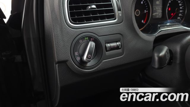 Volkswagen Polo 1.6 TDI R-Line 5th 2013 — фото 21