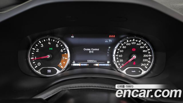 Jeep Renegade 2.4 Limited 2020 — фото 8