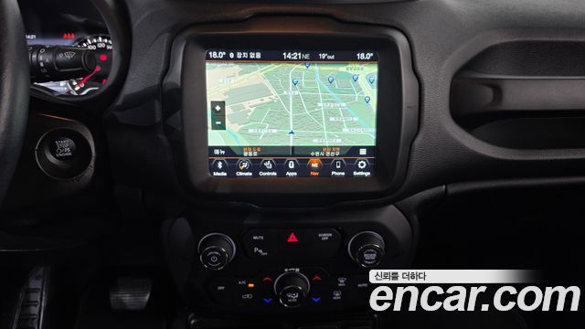 Jeep Renegade 2.4 Limited 2020 — фото 13
