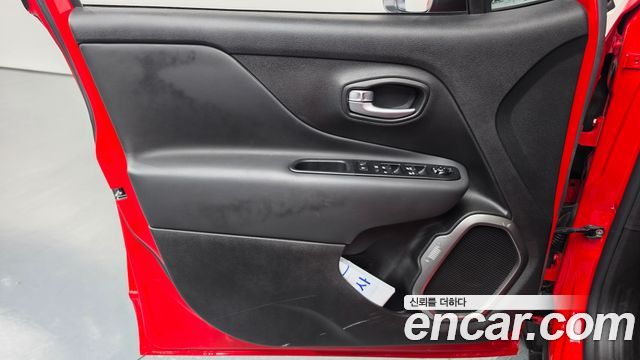 Jeep Renegade 2.4 Limited 2020 — фото 24