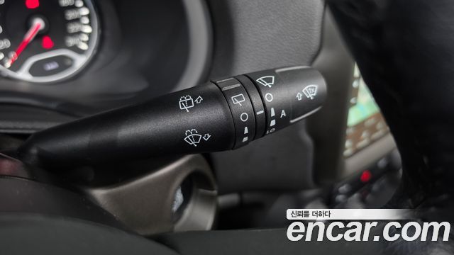 Jeep Renegade 2.4 Limited 2020 — фото 29