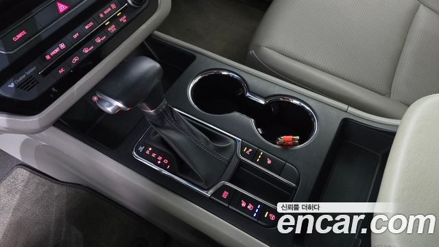 Kia Carnival 9-Seater Luxury 2020 — фото 9