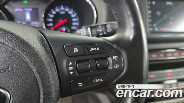 Kia Carnival 9-Seater Luxury 2020 — фото 17