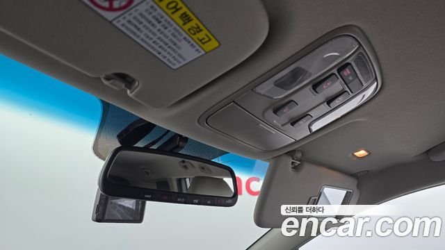 Kia Carnival 9-Seater Luxury 2020 — фото 27