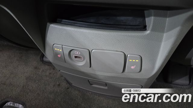 Kia Carnival 9-Seater Luxury 2020 — фото 30