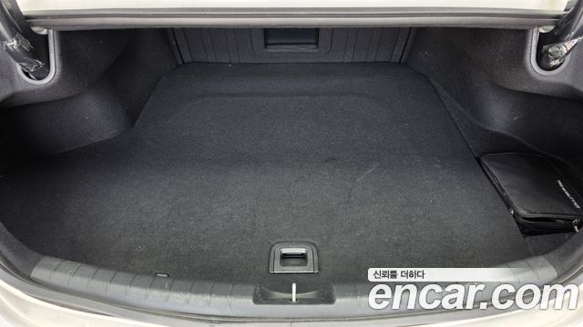Hyundai Grandeur (IG) 3.0 LPi Rent Car Modern 2023 — фото 20