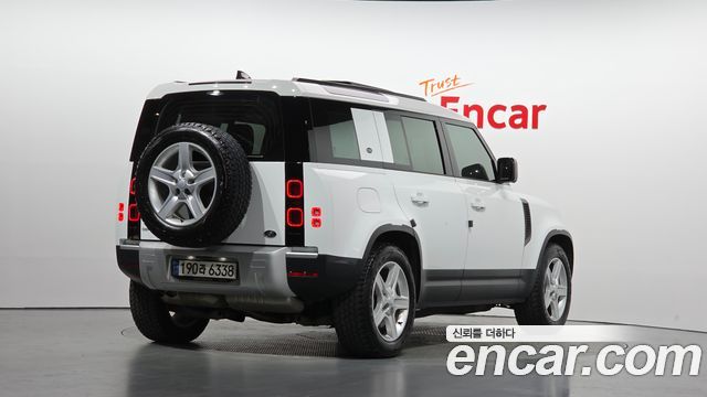 Land Rover Defender (L663) 110 D250 SE 2023 — фото 2