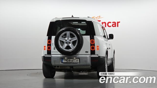 Land Rover Defender (L663) 110 D250 SE 2023 — фото 4