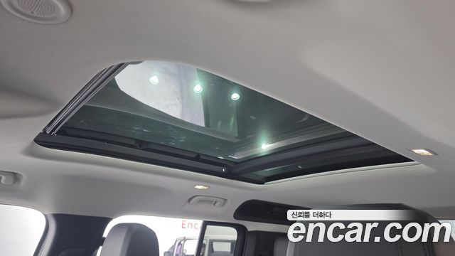 Land Rover Defender (L663) 110 D250 SE 2023 — фото 17
