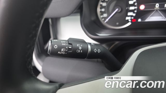 Land Rover Defender (L663) 110 D250 SE 2023 — фото 20