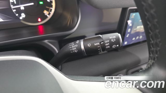 Land Rover Defender (L663) 110 D250 SE 2023 — фото 27