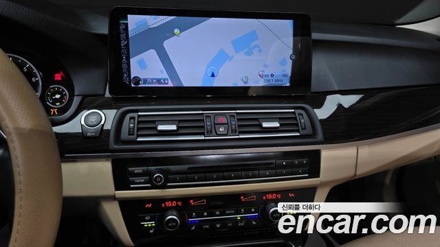 BMW 5 Series (F10) 528i xDrive Luxury Plus 2016 — фото 18
