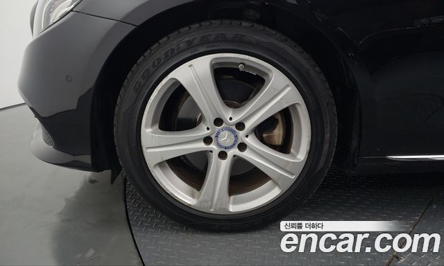 Mercedes-Benz E-Class (W213) E200 Avantgarde 2017 — фото 5
