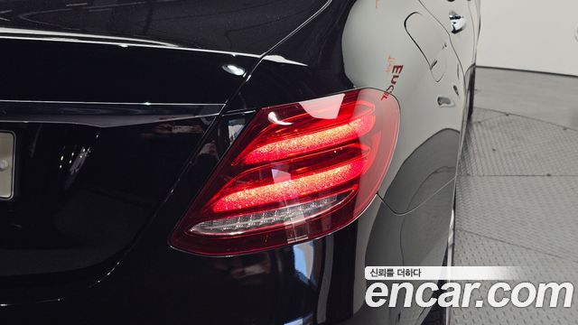 Mercedes-Benz E-Class (W213) E200 Avantgarde 2017 — фото 23