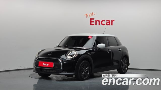 MINI Cooper 5Door Classic Launch Pack Third Generation
