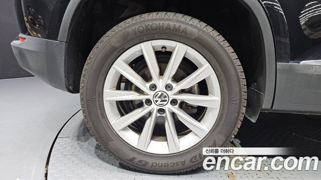 Volkswagen Tiguan 2.0 TDI Comfort 5N 2015 — фото 5