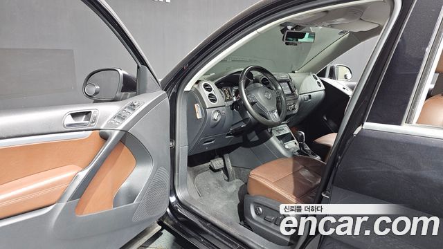 Volkswagen Tiguan 2.0 TDI Comfort 5N 2015 — фото 10