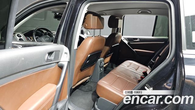 Volkswagen Tiguan 2.0 TDI Comfort 5N 2015 — фото 12