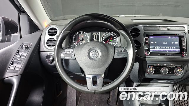 Volkswagen Tiguan 2.0 TDI Comfort 5N 2015 — фото 13