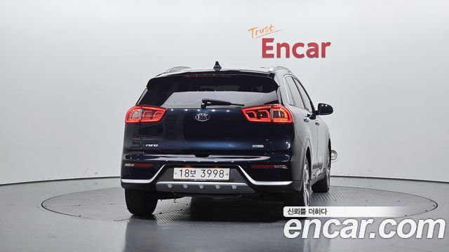 Kia Niro Prestige 2017 — фото 4