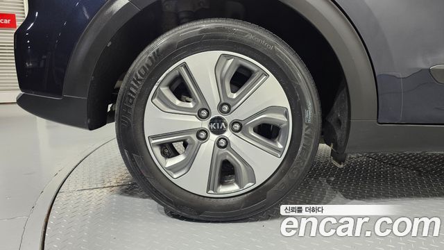 Kia Niro Prestige 2017 — фото 5