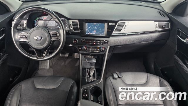 Kia Niro Prestige 2017 — фото 7