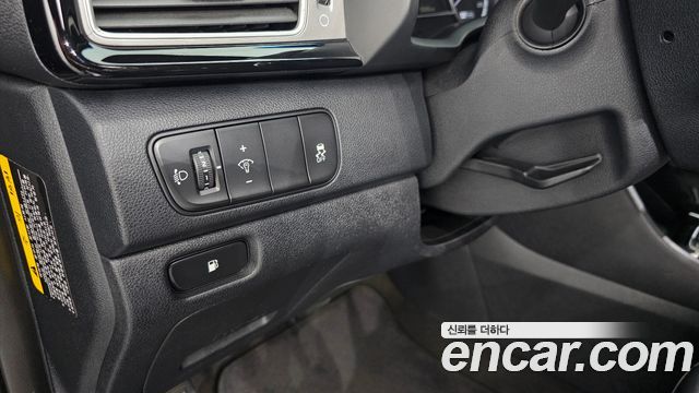 Kia Niro Prestige 2017 — фото 16
