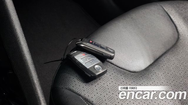 Kia Niro Prestige 2017 — фото 18