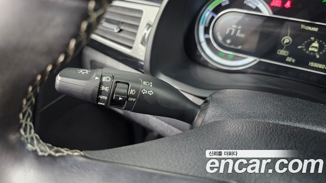 Kia Niro Prestige 2017 — фото 29
