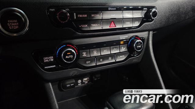 Kia Niro Prestige 2017 — фото 32