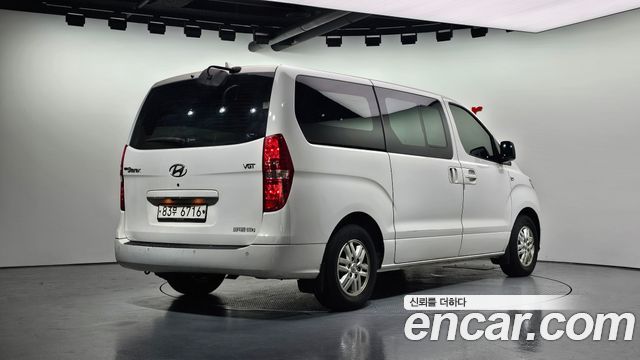 Hyundai Grand Starex Van 5-Seater Modern 2019 — фото 2