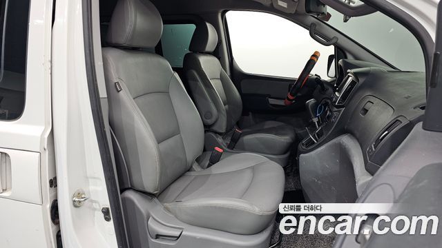 Hyundai Grand Starex Van 5-Seater Modern 2019 — фото 11