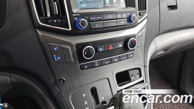 Hyundai Grand Starex Van 5-Seater Modern 2019 — фото 18