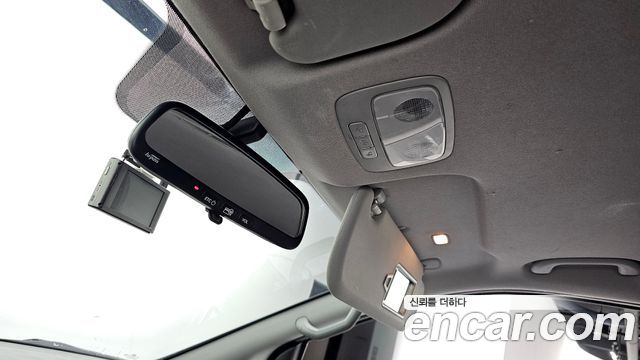 Hyundai Grand Starex Van 5-Seater Modern 2019 — фото 19