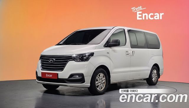 Hyundai Grand Starex Van 5-Seater Modern