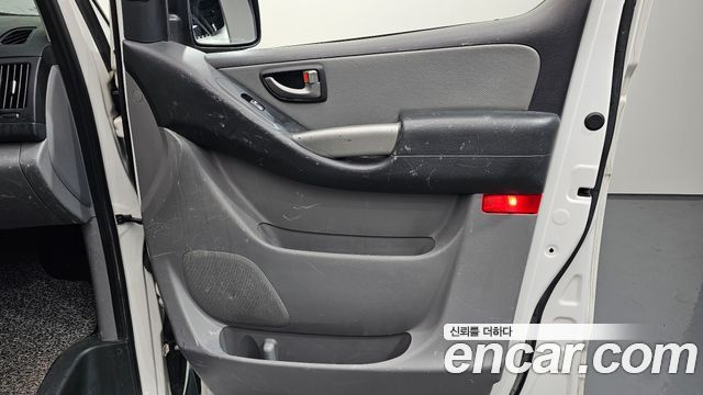 Hyundai Grand Starex Van 5-Seater Modern 2019 — фото 24