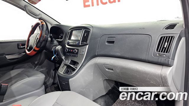 Hyundai Grand Starex Van 5-Seater Modern 2019 — фото 27