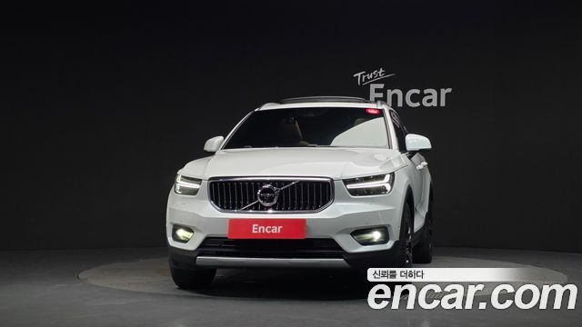 Volvo XC40 B4 Inscription 2021 — фото 3