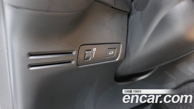 Volvo XC40 B4 Inscription 2021 — фото 13